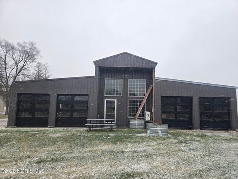 Photo of 13554 Mohler Road, Grand Rapids, OH 43522 (MLS # 10003138)