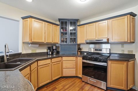 Tiny photo for 817 Wind Breeze Drive, Toledo, OH 43615 (MLS # 10006004)