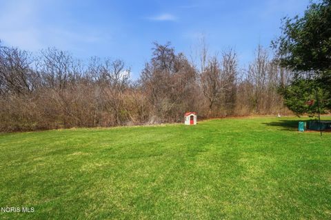 Tiny photo for 817 Wind Breeze Drive, Toledo, OH 43615 (MLS # 10006004)