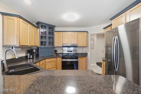 Tiny photo for 817 Wind Breeze Drive, Toledo, OH 43615 (MLS # 10006004)