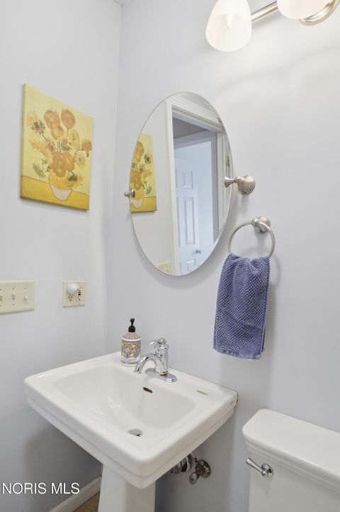 Tiny photo for 817 Wind Breeze Drive, Toledo, OH 43615 (MLS # 10006004)