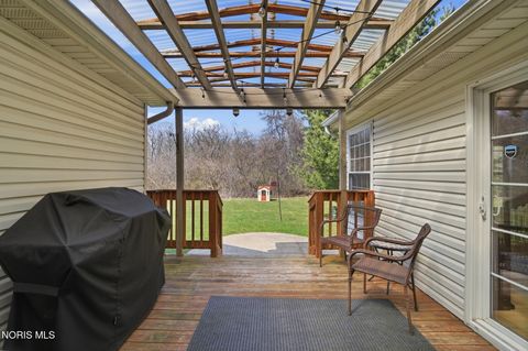 Tiny photo for 817 Wind Breeze Drive, Toledo, OH 43615 (MLS # 10006004)