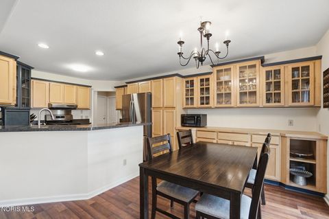 Tiny photo for 817 Wind Breeze Drive, Toledo, OH 43615 (MLS # 10006004)