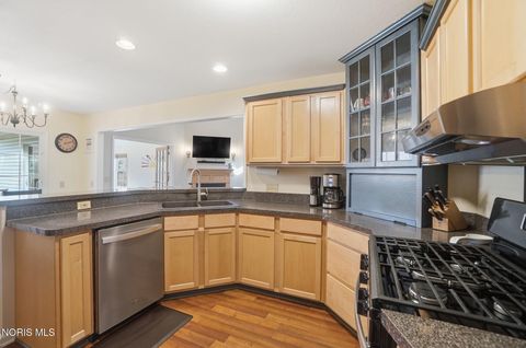 Tiny photo for 817 Wind Breeze Drive, Toledo, OH 43615 (MLS # 10006004)