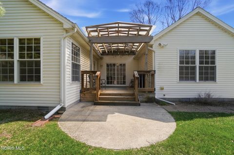 Tiny photo for 817 Wind Breeze Drive, Toledo, OH 43615 (MLS # 10006004)