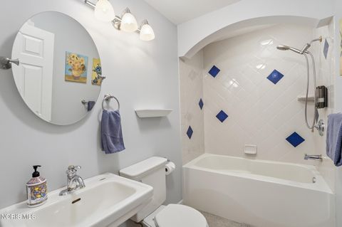 Tiny photo for 817 Wind Breeze Drive, Toledo, OH 43615 (MLS # 10006004)