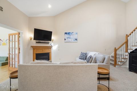 Tiny photo for 817 Wind Breeze Drive, Toledo, OH 43615 (MLS # 10006004)