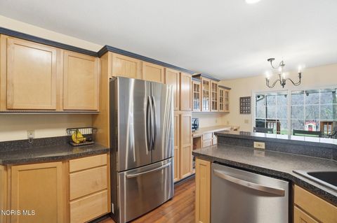 Tiny photo for 817 Wind Breeze Drive, Toledo, OH 43615 (MLS # 10006004)