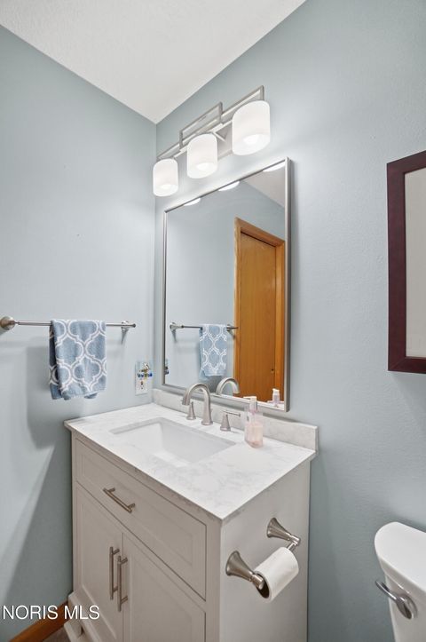 Tiny photo for 43 Trafalgar Bend, Bowling Green, OH 43402 (MLS # 10006894)