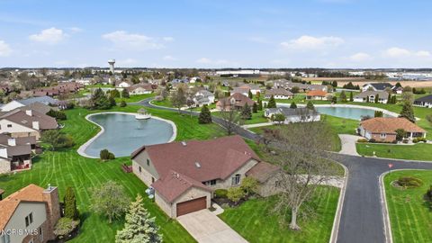 Tiny photo for 43 Trafalgar Bend, Bowling Green, OH 43402 (MLS # 10006894)