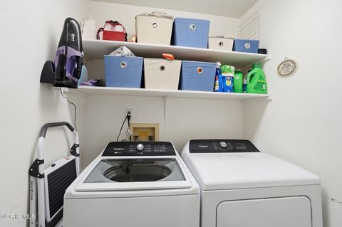 Tiny photo for 43 Trafalgar Bend, Bowling Green, OH 43402 (MLS # 10006894)