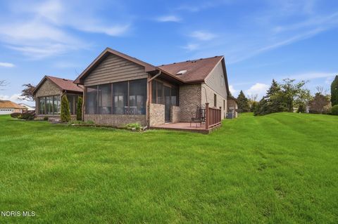 Tiny photo for 43 Trafalgar Bend, Bowling Green, OH 43402 (MLS # 10006894)