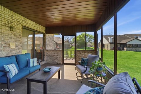 Tiny photo for 43 Trafalgar Bend, Bowling Green, OH 43402 (MLS # 10006894)