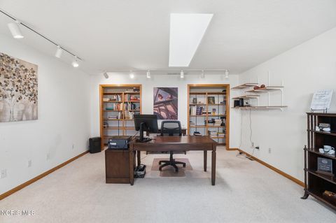 Tiny photo for 43 Trafalgar Bend, Bowling Green, OH 43402 (MLS # 10006894)