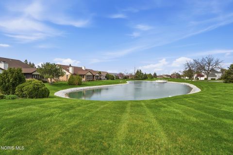 Tiny photo for 43 Trafalgar Bend, Bowling Green, OH 43402 (MLS # 10006894)