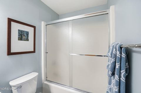 Tiny photo for 43 Trafalgar Bend, Bowling Green, OH 43402 (MLS # 10006894)