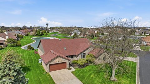 Tiny photo for 43 Trafalgar Bend, Bowling Green, OH 43402 (MLS # 10006894)