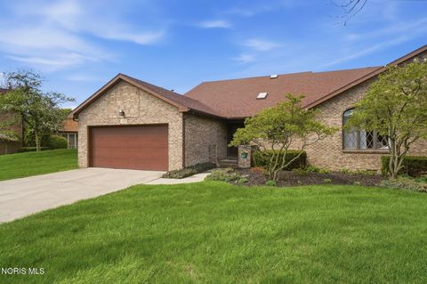 Tiny photo for 43 Trafalgar Bend, Bowling Green, OH 43402 (MLS # 10006894)