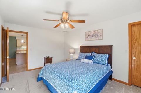 Tiny photo for 43 Trafalgar Bend, Bowling Green, OH 43402 (MLS # 10006894)