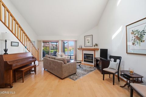 Tiny photo for 43 Trafalgar Bend, Bowling Green, OH 43402 (MLS # 10006894)