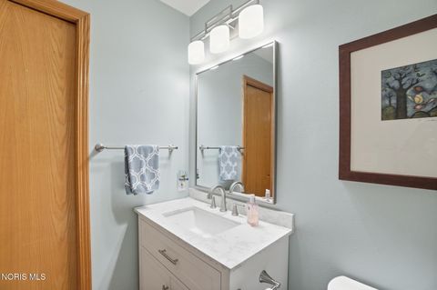 Tiny photo for 43 Trafalgar Bend, Bowling Green, OH 43402 (MLS # 10006894)