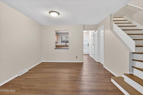 Tiny photo for 744 Fairway Drive #Apt 29, Wauseon, OH 43567 (MLS # 10005401)