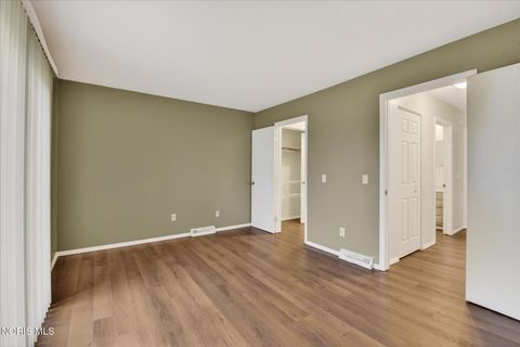 Tiny photo for 744 Fairway Drive #Apt 29, Wauseon, OH 43567 (MLS # 10005401)