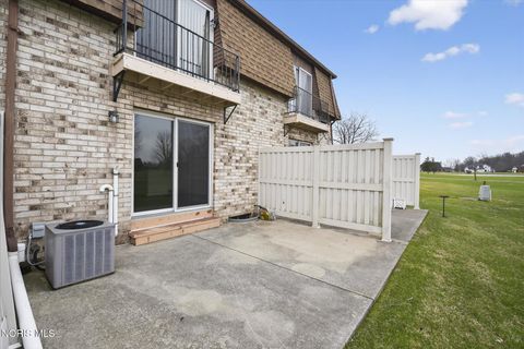 Tiny photo for 744 Fairway Drive #Apt 29, Wauseon, OH 43567 (MLS # 10005401)