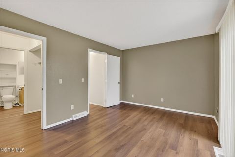 Tiny photo for 744 Fairway Drive #Apt 29, Wauseon, OH 43567 (MLS # 10005401)
