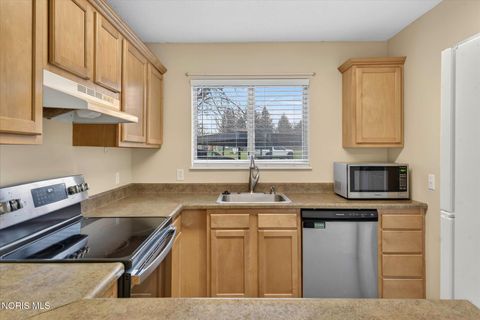 Tiny photo for 744 Fairway Drive #Apt 29, Wauseon, OH 43567 (MLS # 10005401)