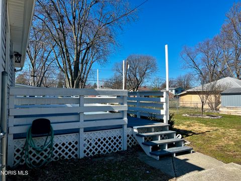 Tiny photo for 1419 7th Street, Maumee, OH 43537 (MLS # 10004916)