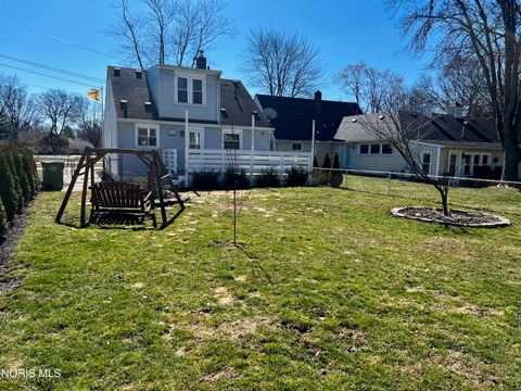 Tiny photo for 1419 7th Street, Maumee, OH 43537 (MLS # 10004916)