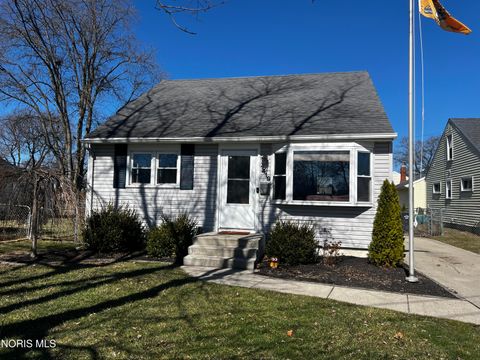 Photo of 1419 7th Street, Maumee, OH 43537 (MLS # 10004916)