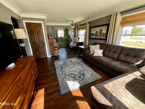 Tiny photo for 1419 7th Street, Maumee, OH 43537 (MLS # 10004916)