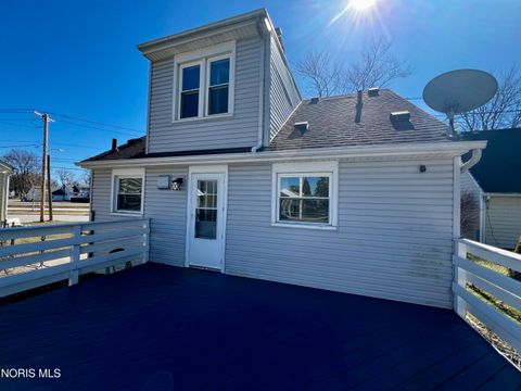 Tiny photo for 1419 7th Street, Maumee, OH 43537 (MLS # 10004916)