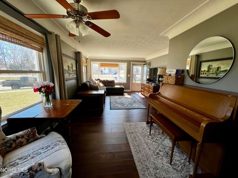 Tiny photo for 1419 7th Street, Maumee, OH 43537 (MLS # 10004916)