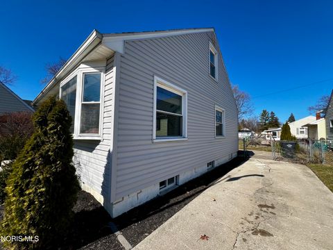 Tiny photo for 1419 7th Street, Maumee, OH 43537 (MLS # 10004916)