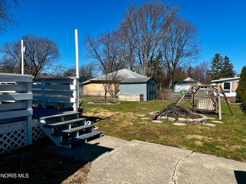 Tiny photo for 1419 7th Street, Maumee, OH 43537 (MLS # 10004916)