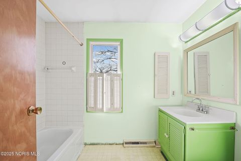 Tiny photo for 4860 Eastwick Drive, Toledo, OH 43614 (MLS # 10001516)