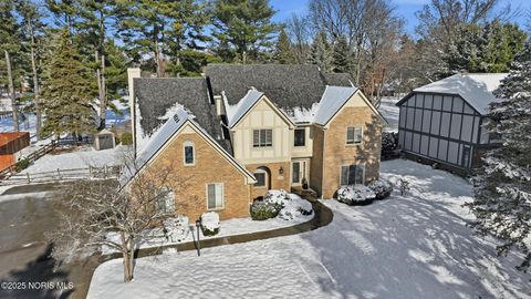 Photo of 4944 Hunters Green Drive, Toledo, OH 43623 (MLS # 10002084)