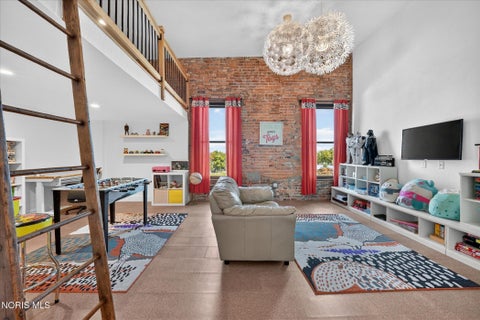 Tiny photo for 20 Broadway Street, Toledo, OH 43604 (MLS # 10014401)