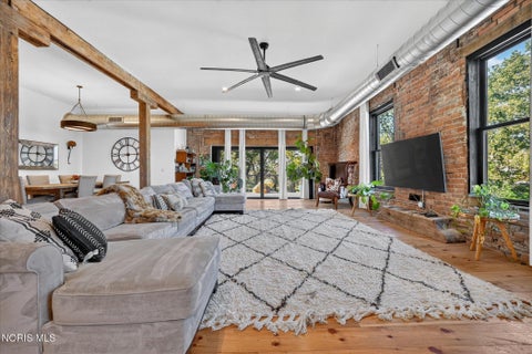 Tiny photo for 20 Broadway Street, Toledo, OH 43604 (MLS # 10014401)