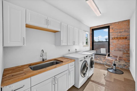 Tiny photo for 20 Broadway Street, Toledo, OH 43604 (MLS # 10014401)