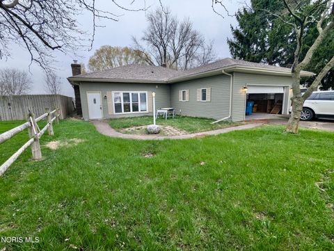 Photo of 5840 Cedar Point Road, Oregon, OH 43616 (MLS # 10006252)