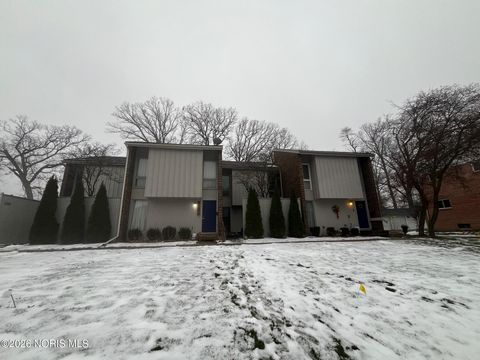 Photo of 5123 Regency Drive, Toledo, OH 43615 (MLS # 10002800)