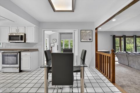 Tiny photo for 3001 Secretariat Road, Ottawa Hills, OH 43615 (MLS # 10007336)
