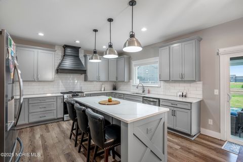 Tiny photo for 9437 Newbury Lane, Whitehouse, OH 43571 (MLS # 10000689)