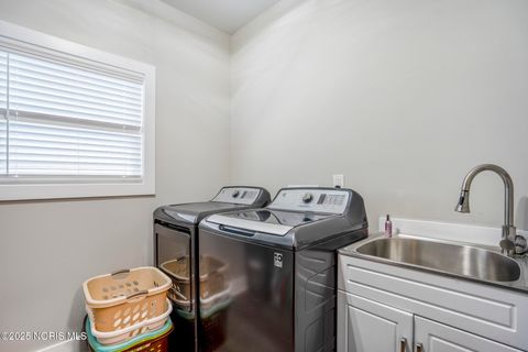 Tiny photo for 9437 Newbury Lane, Whitehouse, OH 43571 (MLS # 10000689)