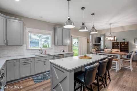 Tiny photo for 9437 Newbury Lane, Whitehouse, OH 43571 (MLS # 10000689)