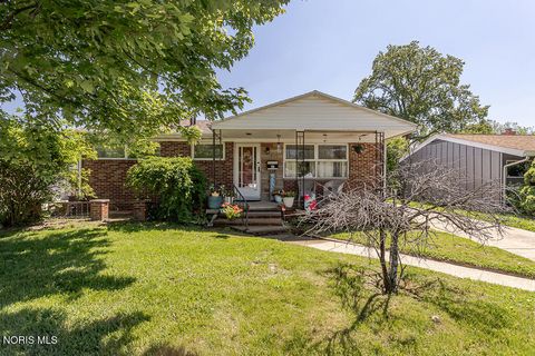 Photo of 1311 Pennelwood Drive, Toledo, OH 43614 (MLS # 10008456)